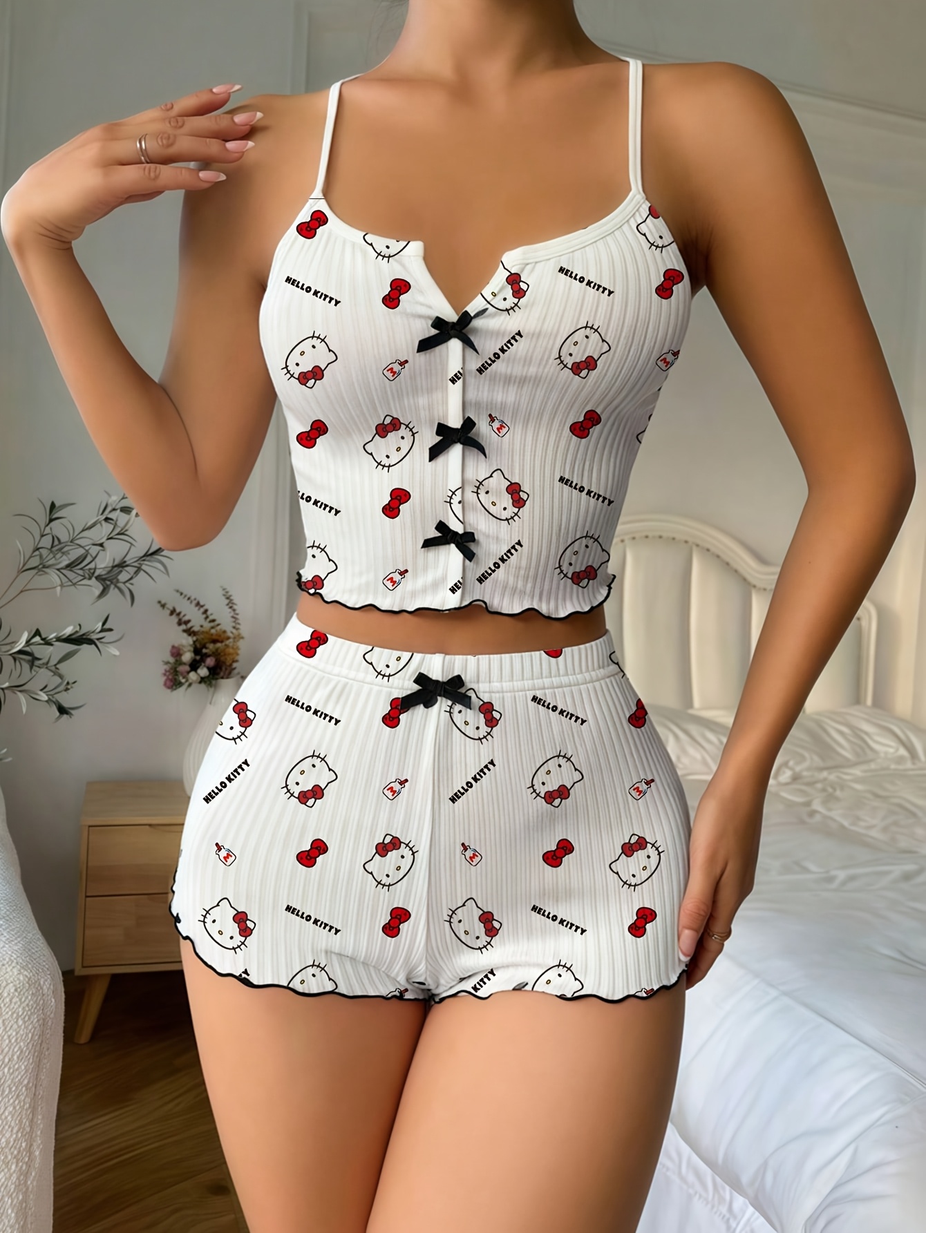 Sanrio Hello Kitty Bowknot Sus - Women Top Fashion incelemesi ve fiyatı