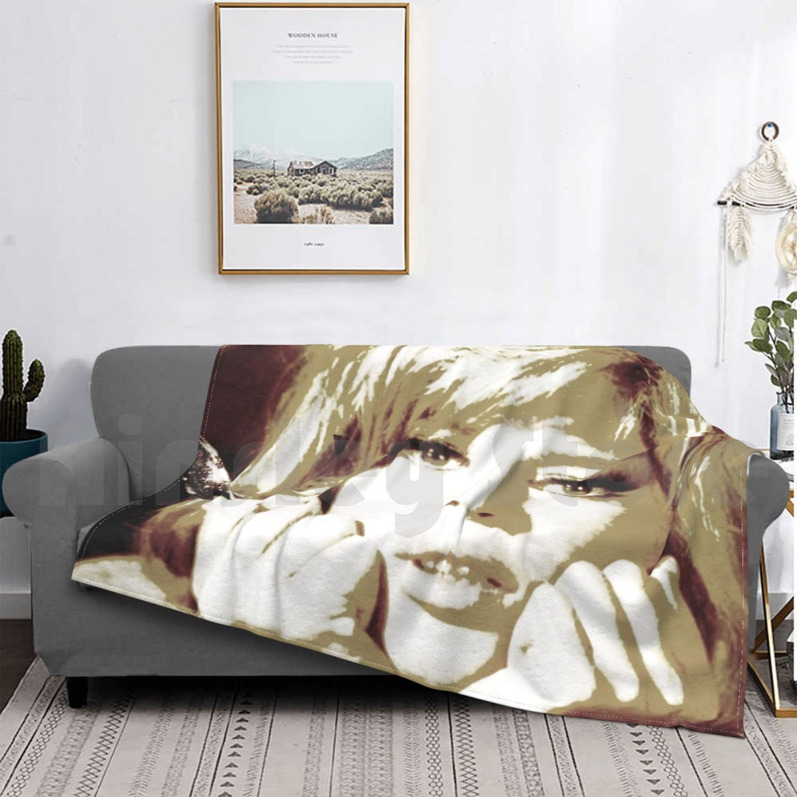 Monica Vitti In Gold Blanket F - Women'S Fashion In The 1960S incelemesi ve fiyatı